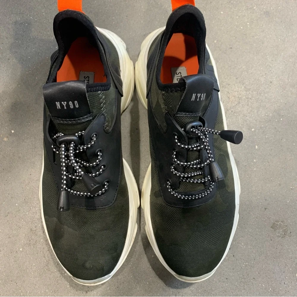 Steve Madden NY90 Camo Sneakers Sz 8